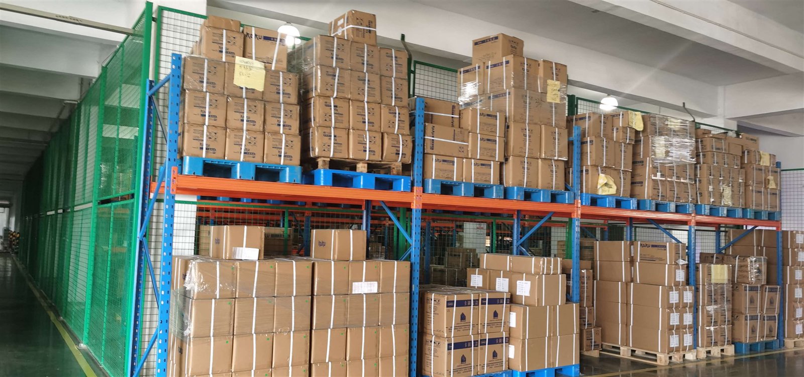 用户提供的仓储环境实拍，具体地点及拍摄时间待确认